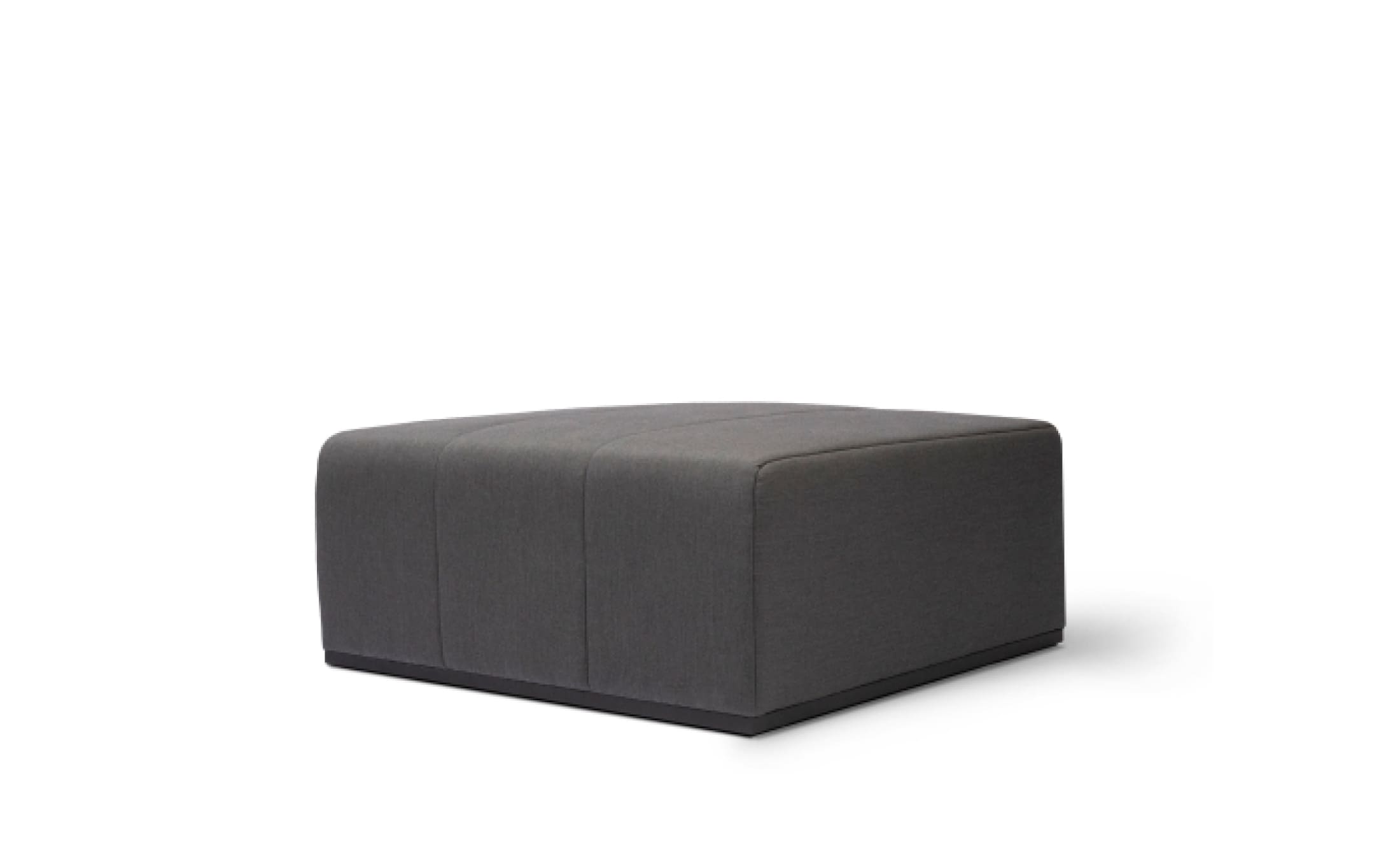 blinde design connect modular o37 Ottoman in Flanelle 45 angle view